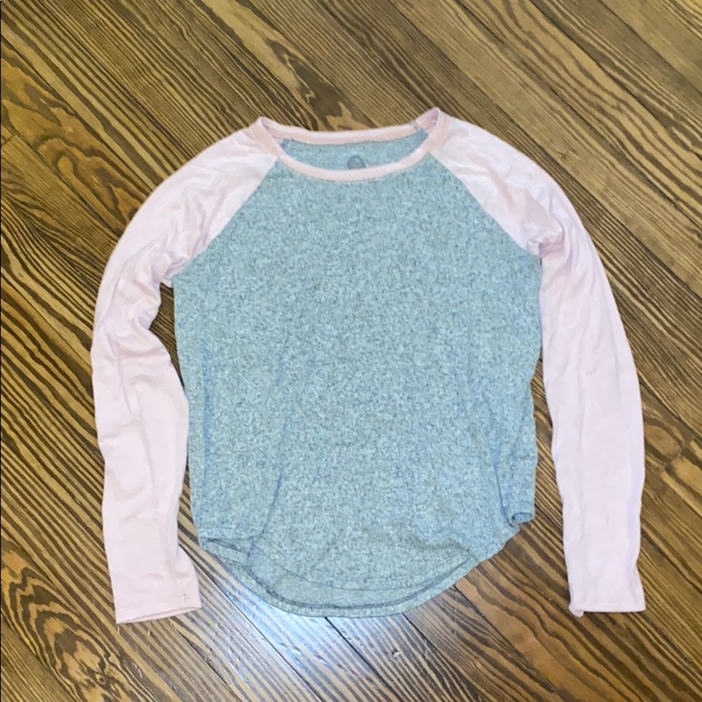 Thin long sleeve shirt